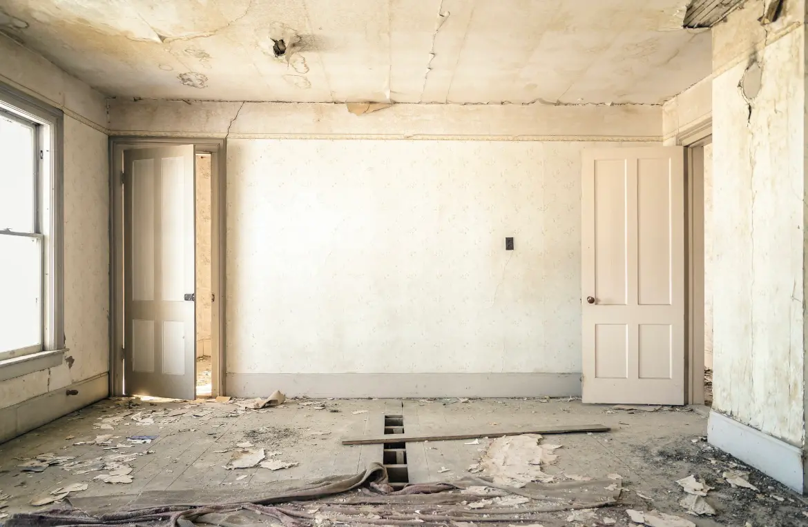 Waste disposal crew managing a cleanout project in Texarkana